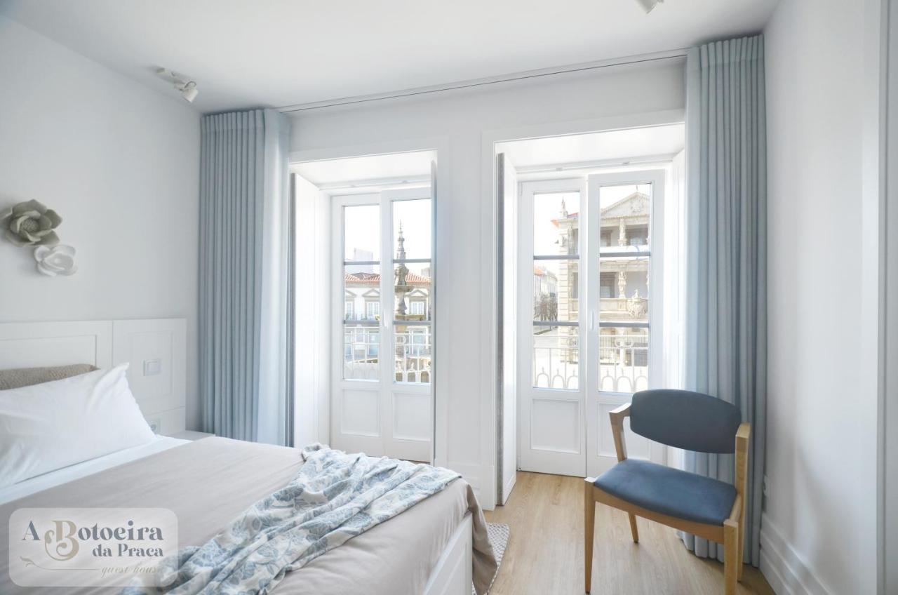 A Botoeira Da Praca Guest House Виана до Кастело Екстериор снимка