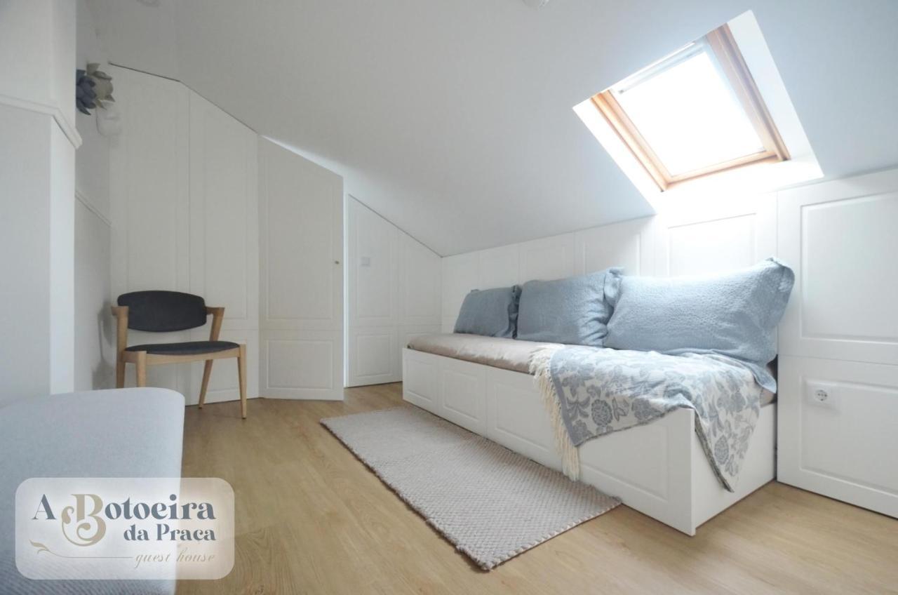 A Botoeira Da Praca Guest House Виана до Кастело Екстериор снимка