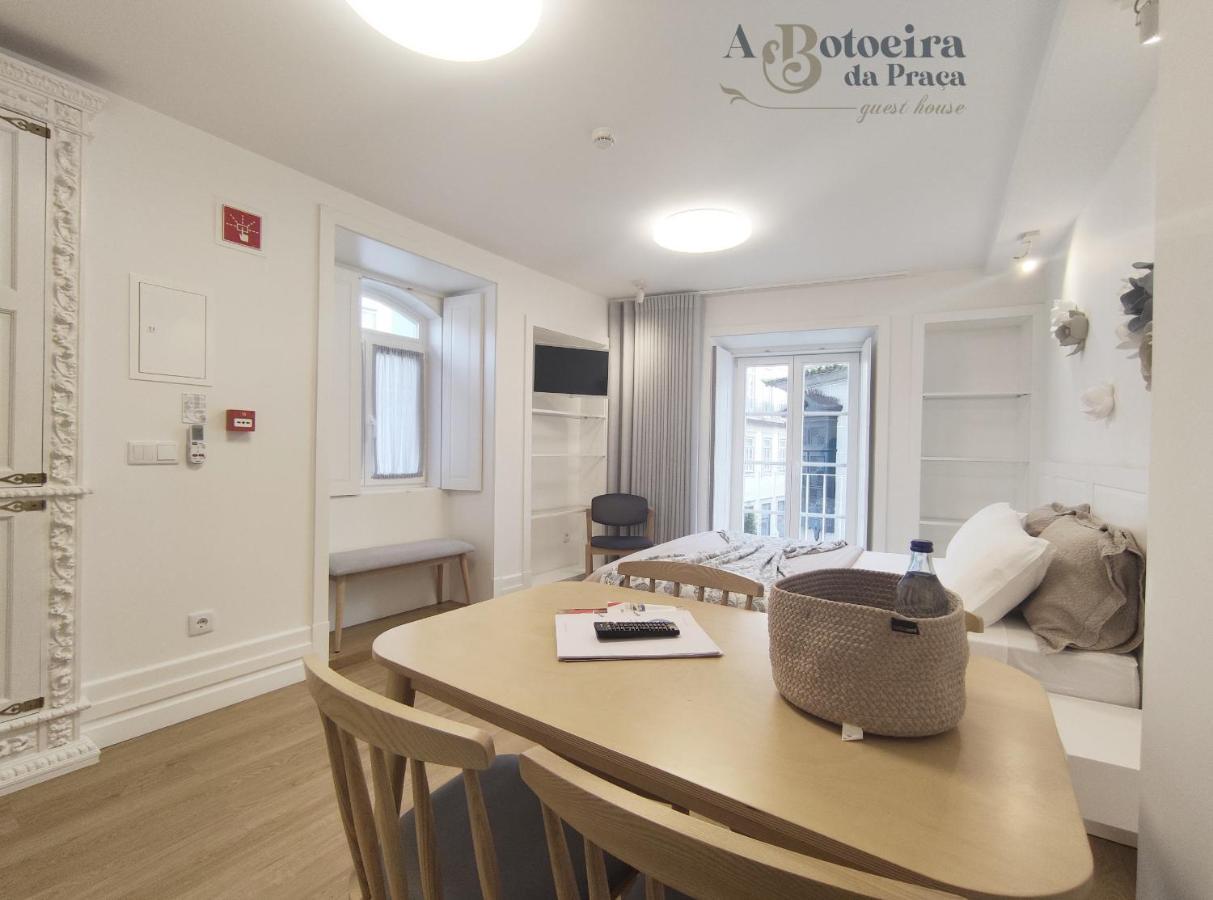 A Botoeira Da Praca Guest House Виана до Кастело Екстериор снимка