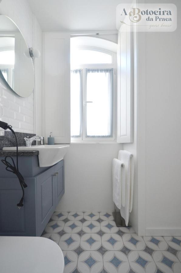 A Botoeira Da Praca Guest House Виана до Кастело Екстериор снимка
