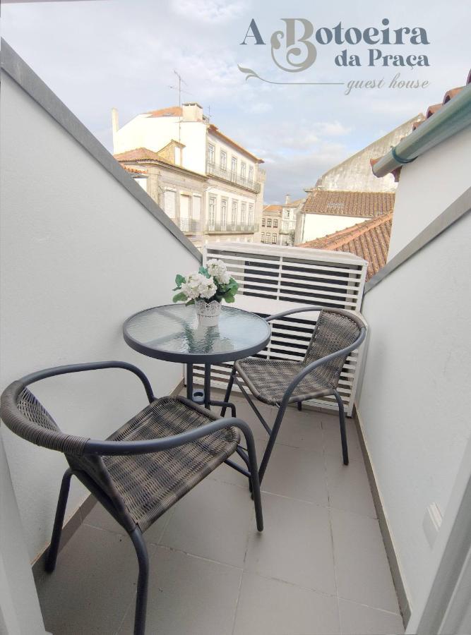 A Botoeira Da Praca Guest House Виана до Кастело Екстериор снимка